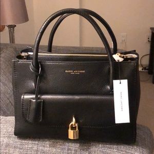 **SOLD** NWT Marc Jacobs Lock That Leather